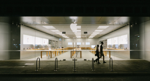 Apple, rincari in arrivo per il caro-chip AI
